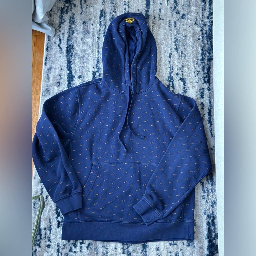 Men’s Size Small Nike Hoodie